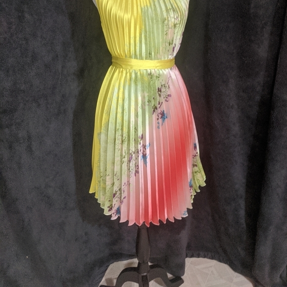 Multi colored summer dress - Picture 3 of 8